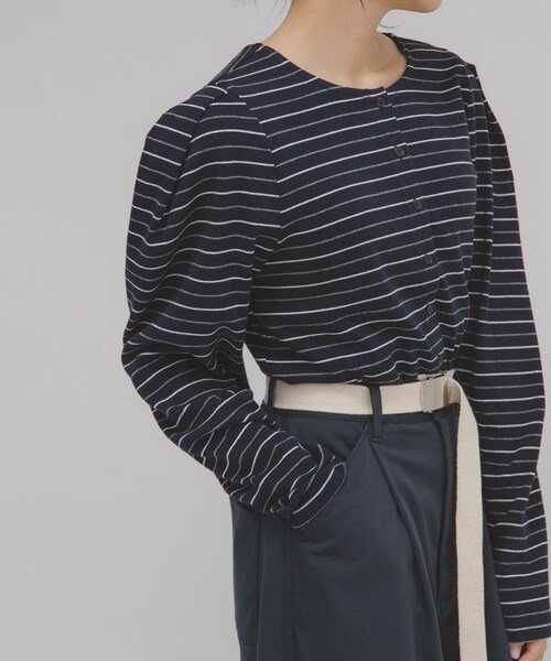 KBF（ケイビーエフ）の「2WAYタックショルダーカーディガン（カーディガン/ボレロ・レディース・GRAY/BORDEAUX/NAVY・one）」の12枚目の写真