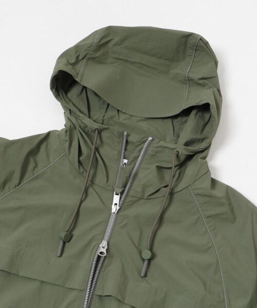 THE GOODLAND MARKET（ザグッドランドマーケット）の「AIGLE　撥水 UVカット ライトウェイトフーデッドジャケット（テーラードジャケット・レディース・D.LILAS/BEETLE・M/L）」の12枚目の写真