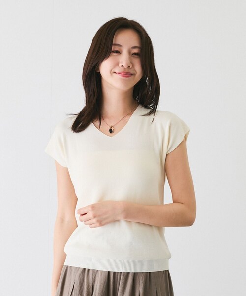 Jayro（ジャイロ）の「Vネックフレンチ袖ニット（ニット/セーター・レディース・ブラック/グレー/ベージュ/グリーン/ブルー/サックス/レッド/カラシ/オレンジ・F）」の19枚目の写真