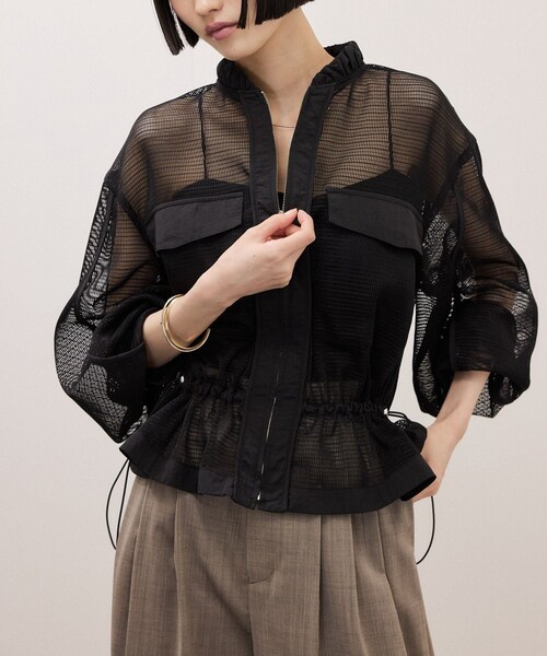 ADAM ET ROPE'（アダムエロペ）の「ドロストメッシュシャツ（シャツ/ブラウス・レディース・ブラック/ホワイト/ダークブラウン・F）」の4枚目の写真
