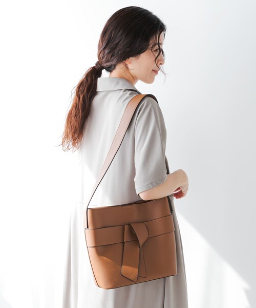 URBAN RESEARCH DOORS（アーバンリサーチドアーズ）の「リボンショルダーバッグ（ショルダーバッグ・レディース・CAMEL/BLACK・One）」の12枚目の写真