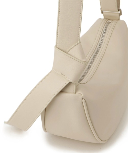 ADAM ET ROPE'(アダムエロペ)の「【WEB限定】・【サステナブル】ムスビショルダーバッグ(ショルダーバッグ・レディース・ブラック/オフホワイト/カーキ・F)」の17枚目の写真