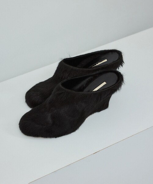 ADAM ET ROPE'(アダムエロペ)の「【J'aDoRe限定】【BRENTELLA(ブレンテッラ)】MAGALI / ポニーウェッジミュール(その他シューズ・レディース・ブラック系・35.5/36.5/37.5/38.5)」の8枚目の写真