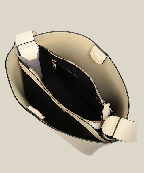 ROPE'（ロペ）の「【E'POR】Y BAG Shoulder Large【通勤】【A4対応】（ショルダーバッグ・レディース・ライトグレー/キナリ・F）」の16枚目の写真