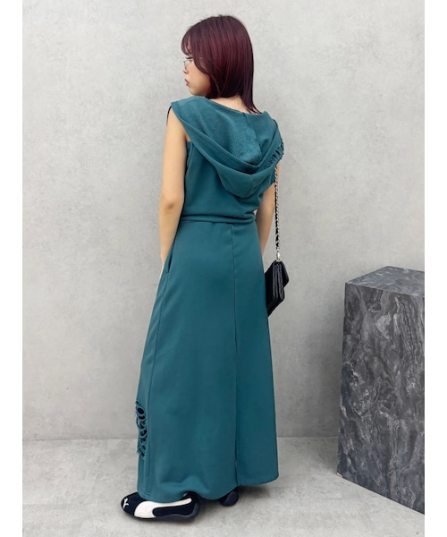 EVRIS（エヴリス）の「ビスチェセットフーディロングワンピース（ワンピース・レディース・グレー/ブラック/ブルー・F）」の9枚目の写真