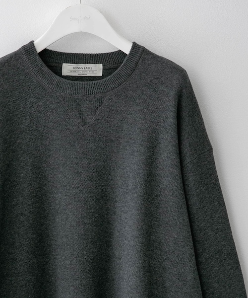 URBAN RESEARCH Sonny Label（アーバンリサーチサニーレーベル）の「スウェットライクニットプルオーバー（ニット/セーター・メンズ・チャコール/グレー/ブラック/グリーン/ダークブラウン・S/M/L/XL）」の3枚目の写真