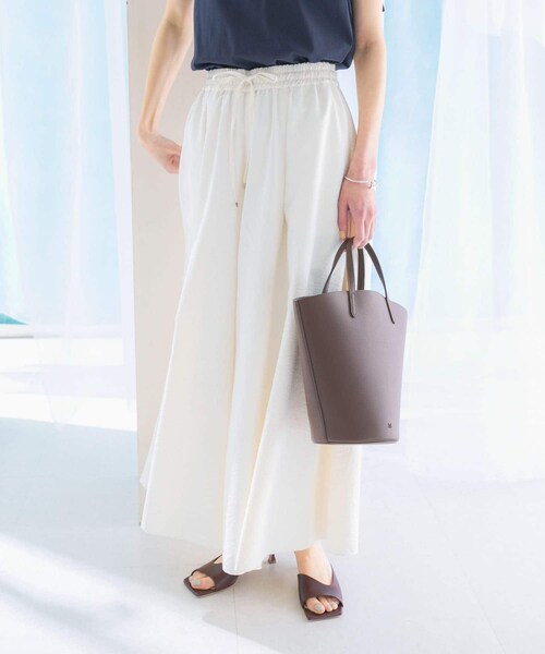 URBAN RESEARCH ROSSO（アーバンリサーチロッソ）の「撥水ギャザーワイドパンツ（その他パンツ・レディース・OFF WHITE/NAVY・36/38）」の7枚目の写真