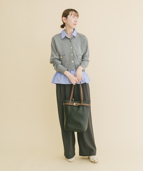 ITEMS URBANRESEARCH（アイテムズ アーバンリサーチ）の「シャツレイヤーニットカーディガン（ニット/セーター・レディース・OFF/NVY/GRY・Free）」の18枚目の写真