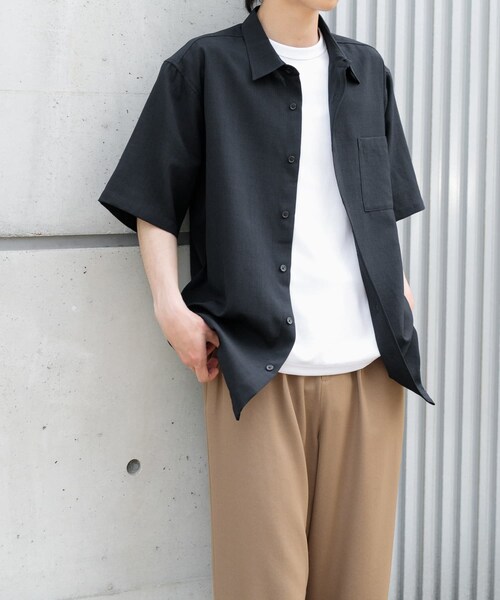 ITEMS URBANRESEARCH(アイテムズ アーバンリサーチ)の「『イージーケア/速乾/UVカット』『セットアップ対応』クイックドライリネンタッチ半袖シャツ(シャツ/ブラウス・メンズ・CHA/GRN/BRN/BLK・M/L)」の16枚目の写真