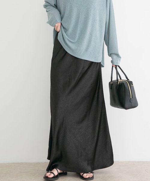 ITEMS URBANRESEARCH(アイテムズ アーバンリサーチ)の「ストレッチサテンスカート(スカート・レディース・WHT/BLK/BRN・Free)」の12枚目の写真