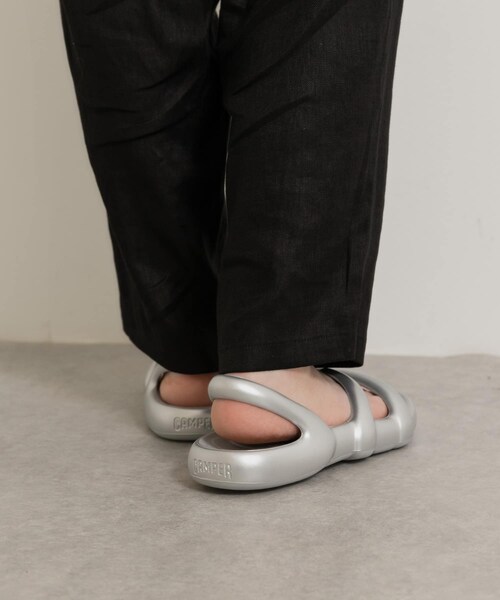 THE GOODLAND MARKET（ザグッドランドマーケット）の「CAMPER　Kobarah Flat Bio Metallic（サンダル・レディース・014SLV/015RED・37/38/39）」の9枚目の写真