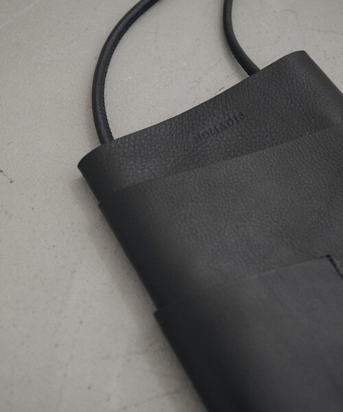 ADAM ET ROPE'（アダムエロペ）の「【NOMADIS】MERRY Petit（ショルダーバッグ・レディース・ブラック/ライトグレー/イエロー・F）」の2枚目の写真