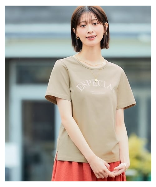 nissen（ニッセン）の「【綿１００％】プリントTシャツ（接触冷感・UVカット）（選べる柄）＜大きいサイズ有＞（Tシャツ/カットソー・レディース・クールロゴ:オフホワイト/クールロゴ:黒/カーブデザインロゴ:チャコールグレー/カーブデザインロゴ:アイス杢/ブロックデザインロゴ:アイス杢/ブロックデザインロゴ:ネイビー/ハチドリ:グレージュ/看板ネコ:モーブピンク/看板ネコ:グレージュ/リラックスネコ:スモーキーブルー/5匹のハリネズミ:ピスタチオ/カラフルフラワーロゴ:黒/ハンギングフラワー:ラベンダー/雑貨フラワー:ミントブルー/大人ロゴ:オフホワイト/レタリングロゴ:チャコールグレー/フレンチロゴ:グレージュ/ほのぼのネコ:ミント/ワンポイントネコ:ブルー/草花:ピンクベージュ/大人ロゴ:黒/筆記ロゴ:黒/雑貨:ダークミント/パイナップル:チャコールグレー/ラビット:ダークピンク/黒ネコ:ソフトブルー/日々ネコ:オートミール・S/M/L/LL/3L/4L/5L/6L/8L/10L）」の22枚目の写真