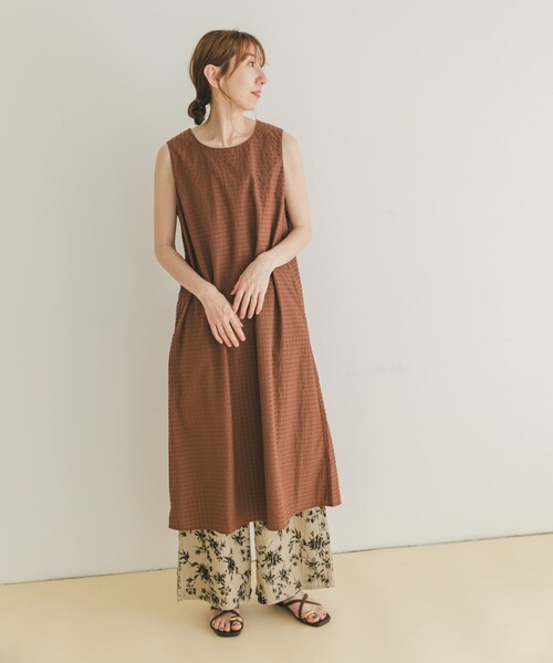 ITEMS URBANRESEARCH（アイテムズ アーバンリサーチ）の「サッカーノースリーブワンピース（ワンピース・レディース・CHK/BLK/BRN・FREE）」の2枚目の写真