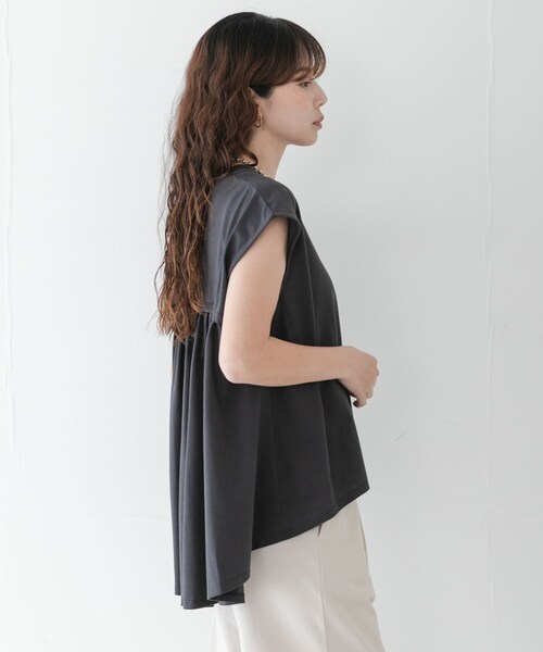 URBAN RESEARCH Sonny Label（アーバンリサーチサニーレーベル）の「接触冷感バックフレアフレンチTシャツ（Tシャツ/カットソー・レディース・オフ/チャコール/コーラルレッド・Free）」の14枚目の写真