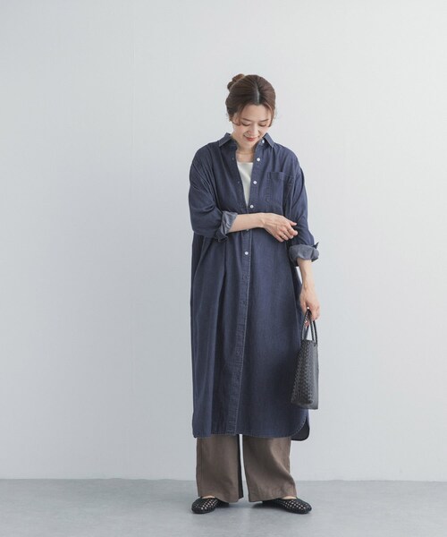 URBAN RESEARCH DOORS(アーバンリサーチドアーズ)の「ライトコットンデニムシャツワンピース(ワンピース・レディース・L.INDIGO/INDIGO・Free)」の18枚目の写真