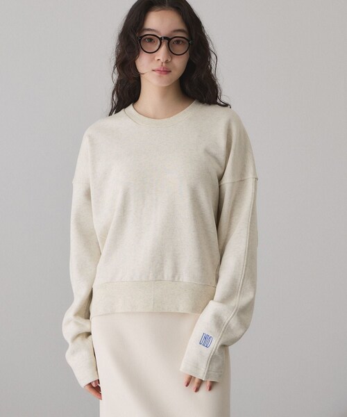 ADAM ET ROPE'(アダムエロペ)の「【サステナブル】ロゴフォルムスウェット(スウェット・レディース・チャコール/キナリ系/ライトグリーン・F)」の5枚目の写真