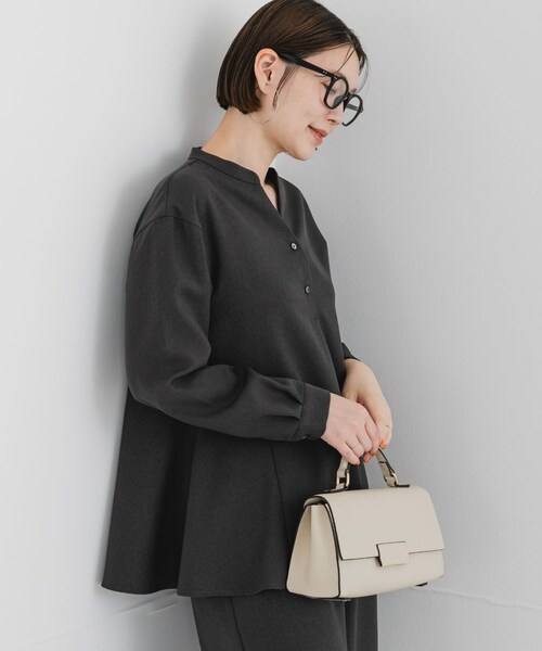 URBAN RESEARCH ROSSO（アーバンリサーチロッソ）の「『UR TECH SMOOTHLUXE』F by ROSSO　サイドペプラムブラウス（シャツ/ブラウス・レディース・BEIGE/C/GRAY/BLACK・Free）」の17枚目の写真