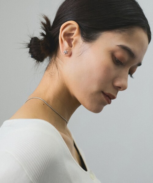ADAM ET ROPE'（アダムエロペ）の「【GIGI（ジジ）】Hispania Stella earrings PT950+diamond（ピアス（両耳用）・レディース・その他・F）」の6枚目の写真
