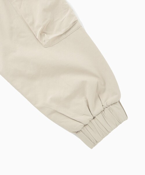 ADAM ET ROPE'（アダムエロペ）の「【X-PARIS/エックスパリ】BI-MATERIAL MILITARY SWEATSHIRT（スウェット・メンズ・ブラック/ライトグレー・M/S）」の13枚目の写真