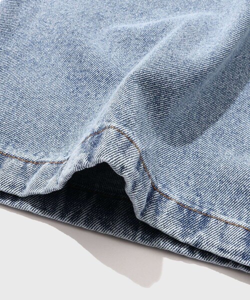 ADAM ET ROPE'（アダムエロペ）の「【WALK IN PARIS/ウォーク イン パリス】Light blue baggy jean shorts（デニムパンツ・メンズ・ブルー系・30/32）」の12枚目の写真