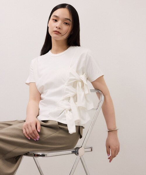 ADAM ET ROPE'(アダムエロペ)の「【サステナブル】リボンプルオーバー/接触冷感/UVカット/吸水速乾(Tシャツ/カットソー・レディース・ホワイト/ダークブラウン/サックス・F)」の12枚目の写真