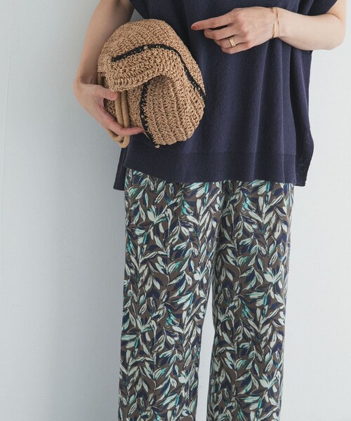 URBAN RESEARCH DOORS(アーバンリサーチドアーズ)の「ボタニカルプリントイージーパンツ(その他パンツ・レディース・BLACK/KHAKI・Free)」の22枚目の写真
