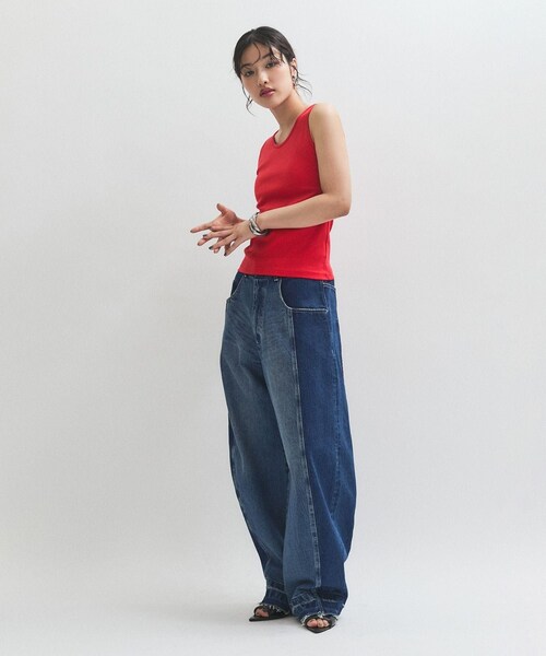 ADAM ET ROPE'(アダムエロペ)の「カップインサークルカットアメスリタンクトップ(タンクトップ・レディース・ブラック/レッド・F)」の7枚目の写真