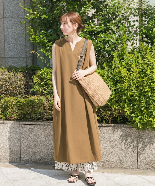 ITEMS URBANRESEARCH（アイテムズ アーバンリサーチ）の「カットミラノノースリワンピース（ワンピース・レディース・K/BRN/OFF/BLK・FREE）」の3枚目の写真