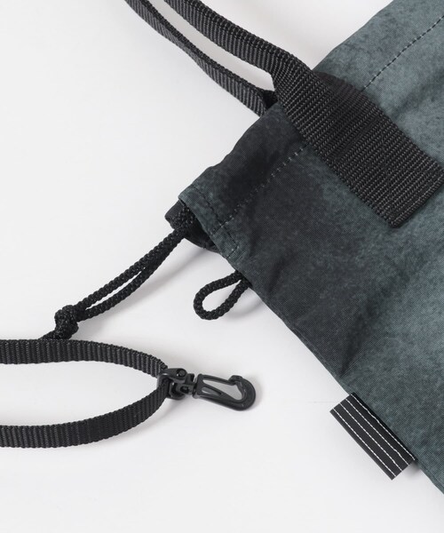 URBAN RESEARCH（アーバンリサーチ）の「SFC　SFC SHOULDER BAG（ショルダーバッグ・メンズ・NAV TIEDYE/BLK TIEDYE・One）」の7枚目の写真