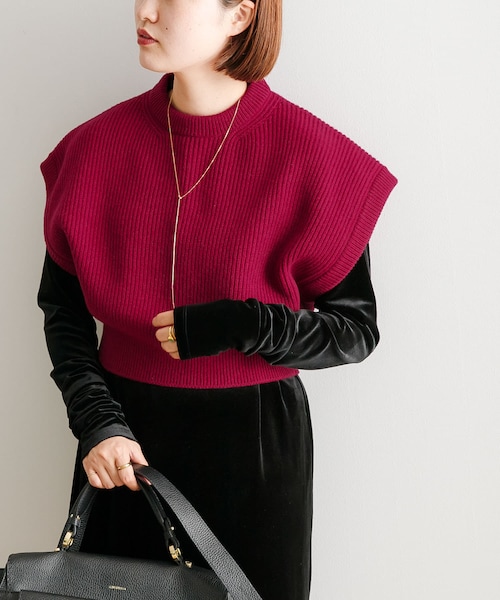 URBAN RESEARCH（アーバンリサーチ）の「『別注』ROUTINE×URBAN RESEARCH　WOOL KNIT VEST（ベスト・レディース・WHITE/BLACK/GREEN/WINE・-）」の4枚目の写真