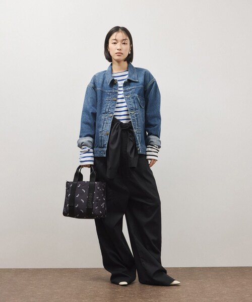 ADAM ET ROPE'(アダムエロペ)の「【Lee for ADAM ET ROPE'】別注 デニムジャケット(デニムジャケット・レディース・ネイビー/ブルー・F)」の5枚目の写真