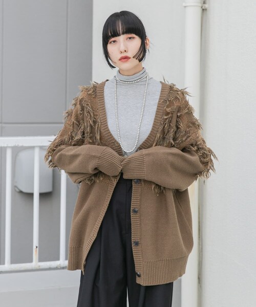 KBF(ケイビーエフ)の「ジャガードフリンジカーディガン(カーディガン/ボレロ・レディース・BLUE/IVORY/KHAKI/BLACK・one)」の3枚目の写真