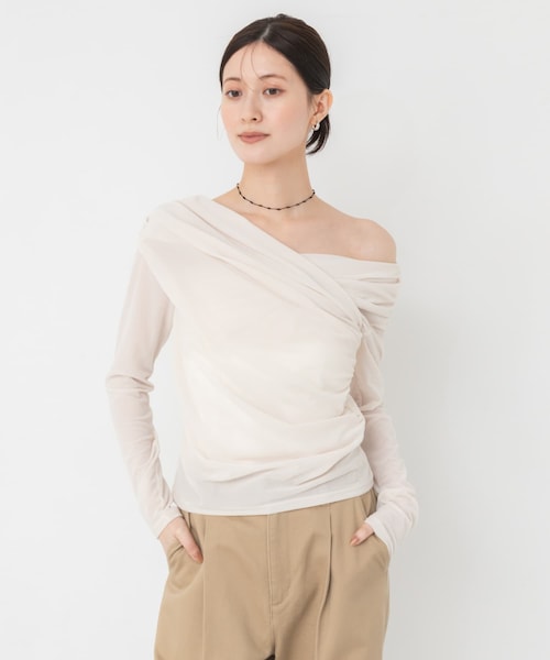 URBAN RESEARCH(アーバンリサーチ)の「ベロアオフショルドレープカットソー(Tシャツ/カットソー・レディース・OFF WHITE/BLACK・Free)」の6枚目の写真