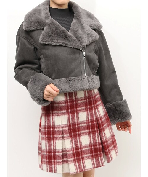 MERCURYDUO（マーキュリーデュオ）の「フェイクムートンボンバージャケット（ムートンコート・レディース・アイボリー/ライトグレー/チャコールグレー・S/M）」の5枚目の写真