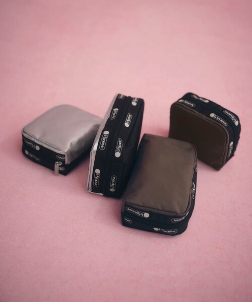 ADAM ET ROPE'（アダムエロペ）の「【LeSportsac for ADAM ET ROPE'】RECTANGULAR COSMETIC (SHINE/SOLID)（ポーチ・レディース・シルバー・F）」の9枚目の写真