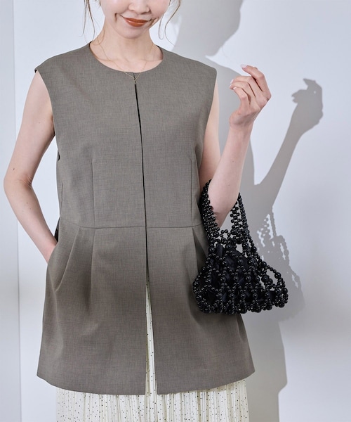 ROPE' PICNIC(ロペピクニック)の「【UV対応】【リネンライク・シリーズ】ペプラムジレベスト/通勤・セットアップ対応(ベスト・レディース・グレー/グレー系/ダークブラウン/ネイビー・38)」の3枚目の写真