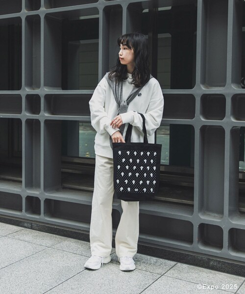 THE GOODLAND MARKET（ザグッドランドマーケット）の「EXPO2025 TOTE-DOT M（トートバッグ・レディース・WH/BK・M）」の8枚目の写真