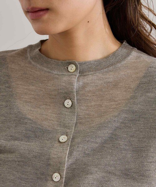 ROPE'(ロペ)の「【洗える】LEVITAクルーネックシアーカーディガン(カーディガン/ボレロ・レディース・ブラック/ベージュ系・F)」の10枚目の写真