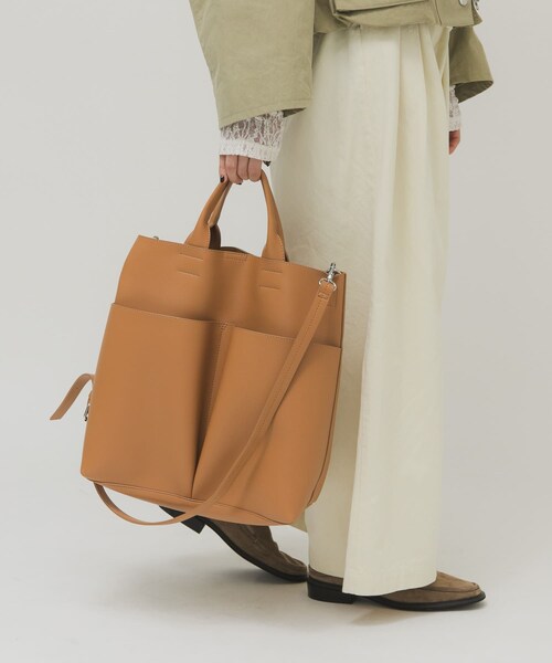 KBF（ケイビーエフ）の「アウトポケットイージーBAG（ショルダーバッグ・レディース・CAMEL/BLACK・One）」の16枚目の写真