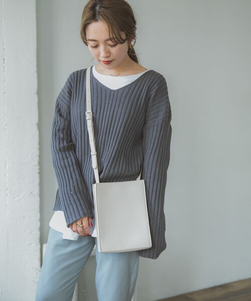 ITEMS URBANRESEARCH(アイテムズ アーバンリサーチ)の「ボックスショルダーバッグ(ショルダーバッグ・レディース・OFF/GRY/BLK・-)」の5枚目の写真