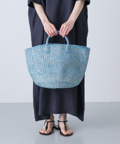 かぐれ（カグレ）の「アフリカンスクエア　プラスチックサイザルバッグ（かごバッグ・レディース・サックス・one）」の3枚目の写真