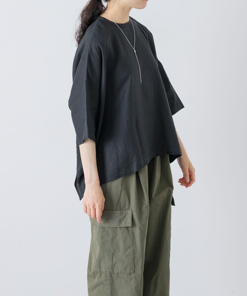 かぐれ（カグレ）の「リネンクルーネック半袖シャツ（シャツ/ブラウス・レディース・OFF/BLACK/ROYAL BLUE・Free）」の4枚目の写真