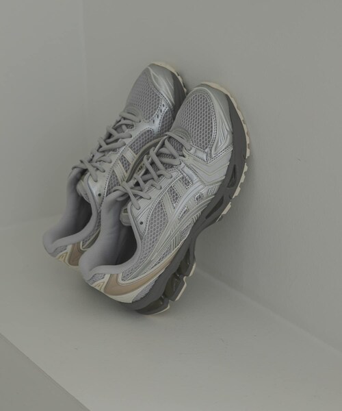 URBAN RESEARCH(アーバンリサーチ)の「ASICS GEL-KAYANO 14(スニーカー・レディース・025C/P SV・24/24.5/25/25.5)」の5枚目の写真