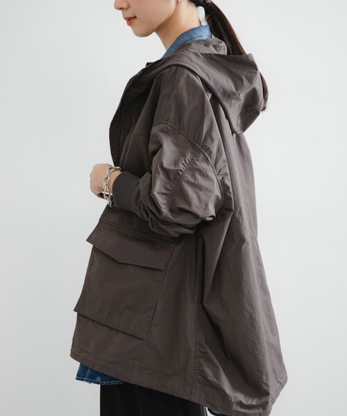 URBAN RESEARCH（アーバンリサーチ）の「コットンナイロンマウンテンパーカー（マウンテンパーカー・レディース・BLACK/CHARCOAL/BEIGE・FREE）」の19枚目の写真