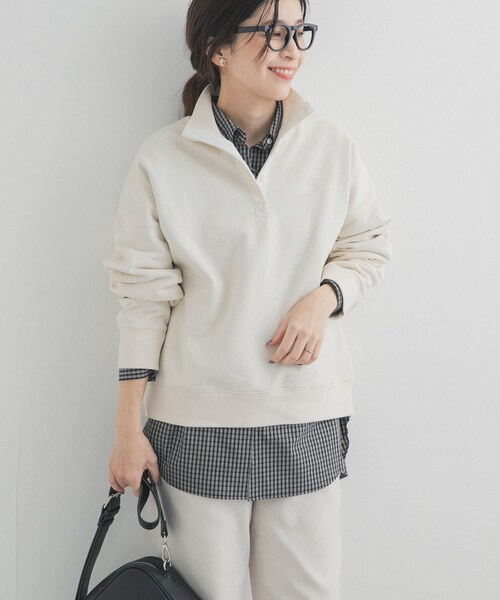 URBAN RESEARCH DOORS（アーバンリサーチドアーズ）の「刺繍スタンドカラースウェット（スウェット・レディース・OFF/L.BLUE・Free）」の3枚目の写真