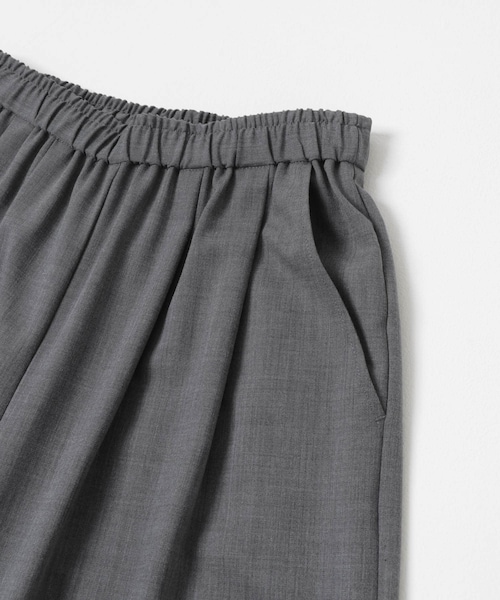 URBAN RESEARCH（アーバンリサーチ）の「タックギャザーストレートパンツ（その他パンツ・レディース・BEIGE/BROWN/CHARCOAL/STRIPE・36/38/40）」の8枚目の写真