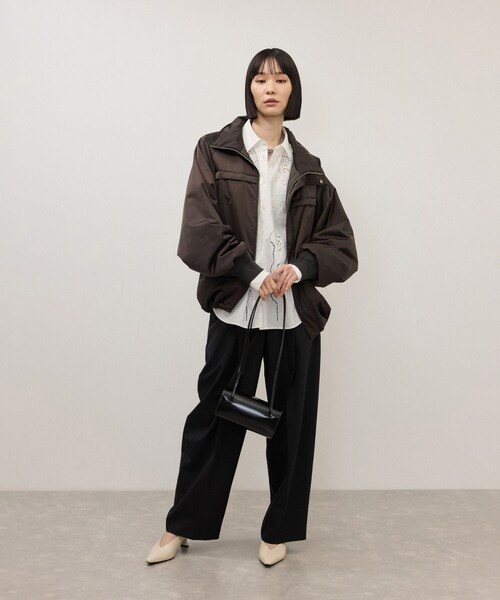 ADAM ET ROPE'(アダムエロペ)の「【WEB限定】・【定番】スタンドカラーフライトジャケット(その他アウター・レディース・ブラック/ブラウン/キャメル・F)」の11枚目の写真