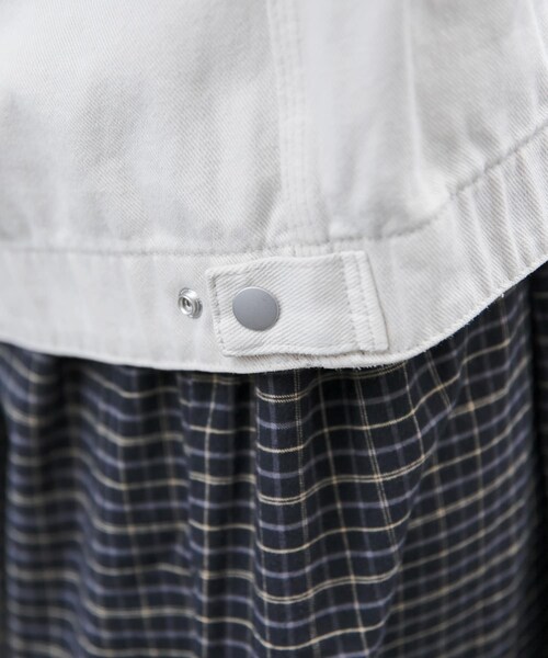 URBAN RESEARCH DOORS(アーバンリサーチドアーズ)の「FORK&SPOON ガーメントダイツイルジップブルゾン(ブルゾン・レディース・IVORY/CHARCOAL・1)」の8枚目の写真