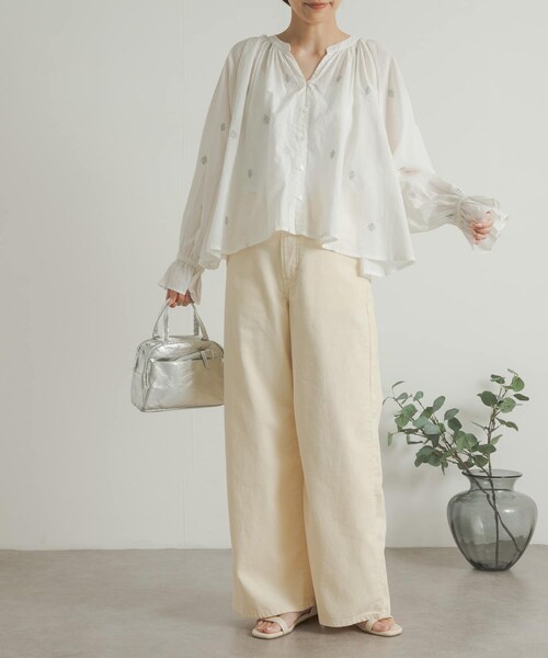 URBAN RESEARCH DOORS（アーバンリサーチドアーズ）の「『別注』Lee×DOORS　コーデュロイパンツ（その他パンツ・レディース・アイボリー/チャコール/パープル・S/M）」の5枚目の写真